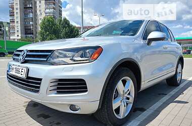 Позашляховик / Кросовер Volkswagen Touareg 2012 в Сумах