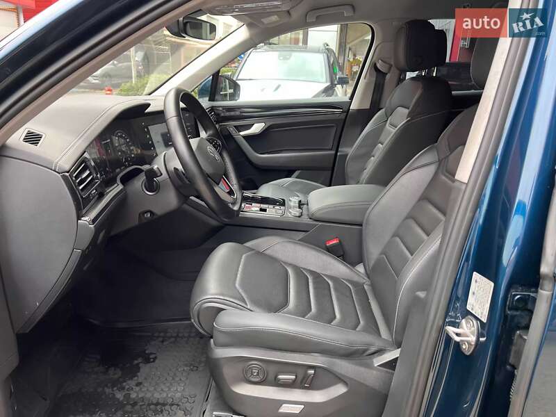 Позашляховик / Кросовер Volkswagen Touareg 2020 в Львові