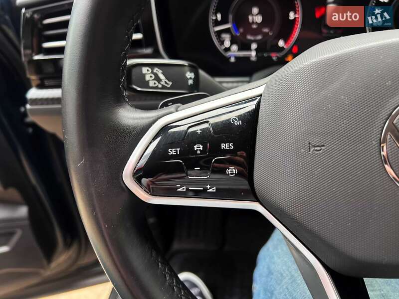 Позашляховик / Кросовер Volkswagen Touareg 2020 в Львові