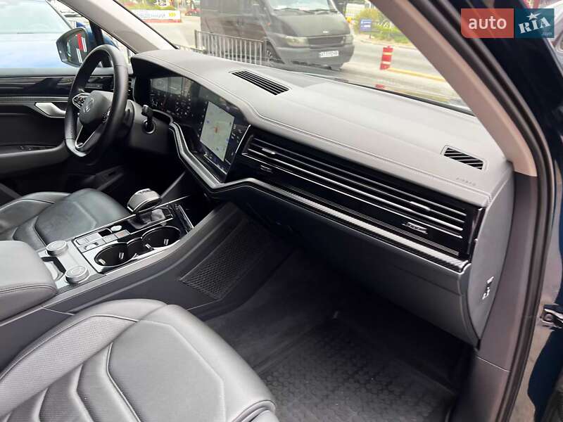Позашляховик / Кросовер Volkswagen Touareg 2020 в Львові