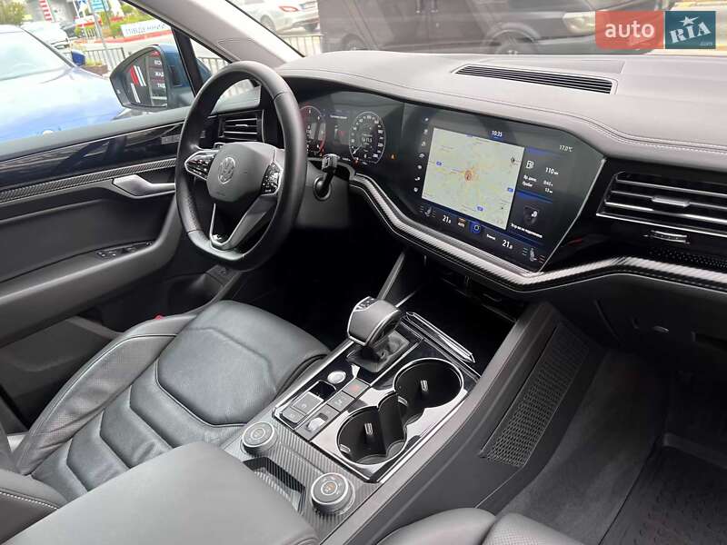 Позашляховик / Кросовер Volkswagen Touareg 2020 в Львові