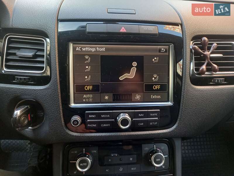 Внедорожник / Кроссовер Volkswagen Touareg 2012 в Тернополе