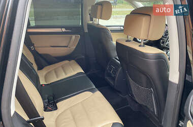 Внедорожник / Кроссовер Volkswagen Touareg 2012 в 
