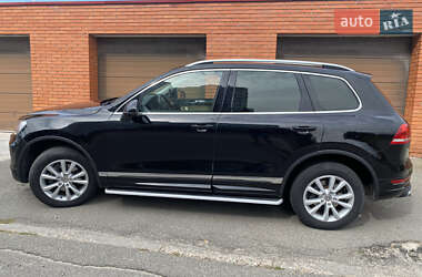 Внедорожник / Кроссовер Volkswagen Touareg 2012 в 