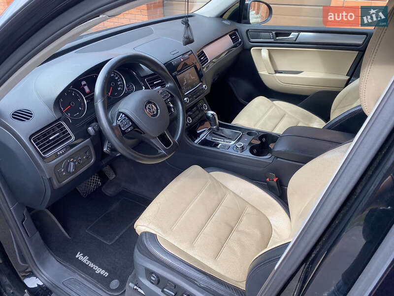 Внедорожник / Кроссовер Volkswagen Touareg 2012 в Киеве фото 11 Внедорожник / Кроссовер Volkswagen Touareg 2012 в Киеве