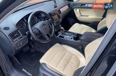 Внедорожник / Кроссовер Volkswagen Touareg 2012 в 