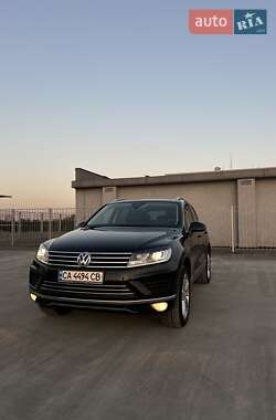 Внедорожник / Кроссовер Volkswagen Touareg 2014 в Киеве