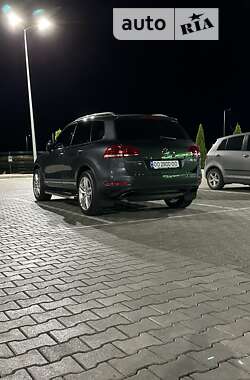 Позашляховик / Кросовер Volkswagen Touareg 2014 в Одесі