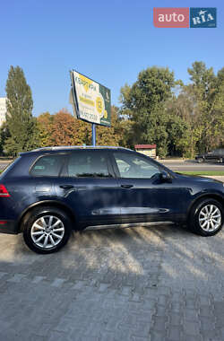 Внедорожник / Кроссовер Volkswagen Touareg 2012 в 