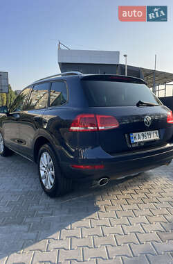 Внедорожник / Кроссовер Volkswagen Touareg 2012 в 