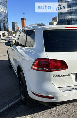 Позашляховик / Кросовер Volkswagen Touareg 2012 в Дніпрі