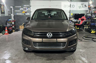 Внедорожник / Кроссовер Volkswagen Touareg 2011 в Рахове