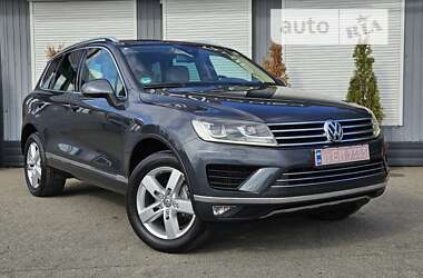 Позашляховик / Кросовер Volkswagen Touareg 2015 в Києві