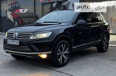 Внедорожник / Кроссовер Volkswagen Touareg 2015 в Житомире