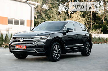 Позашляховик / Кросовер Volkswagen Touareg 2018 в Луцьку