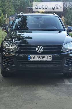 Внедорожник / Кроссовер Volkswagen Touareg 2011 в Киеве