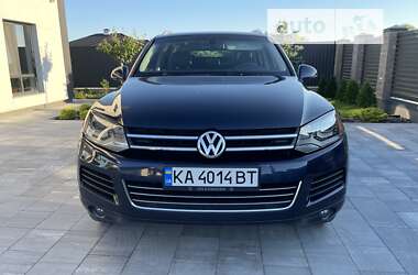 Внедорожник / Кроссовер Volkswagen Touareg 2014 в Киеве