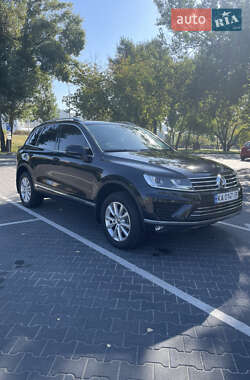 Внедорожник / Кроссовер Volkswagen Touareg 2017 в 