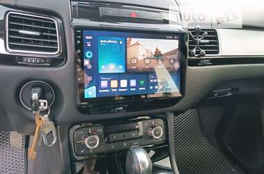 Внедорожник / Кроссовер Volkswagen Touareg 2011 в 