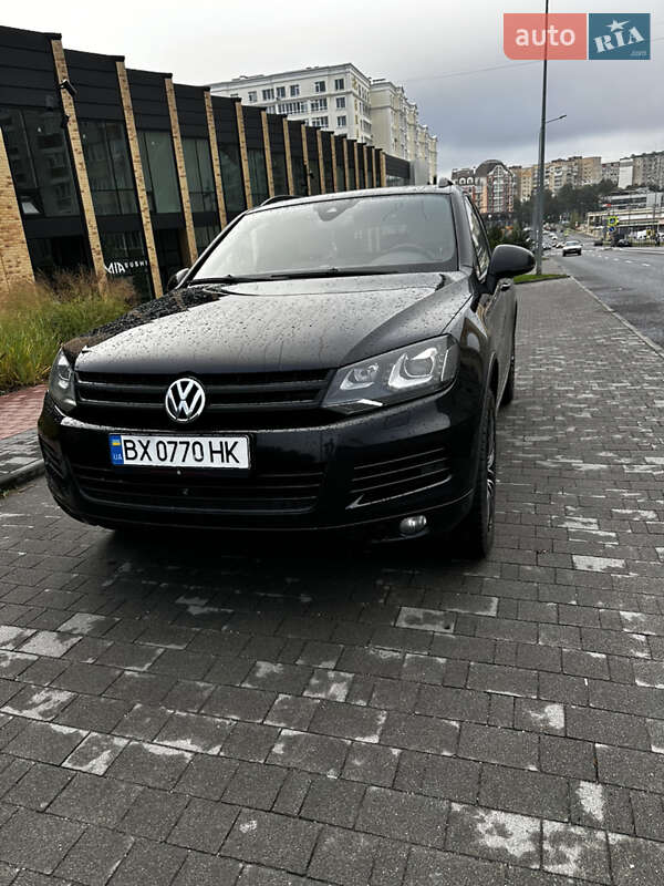 Позашляховик / Кросовер Volkswagen Touareg 2014 в Хмельницькому