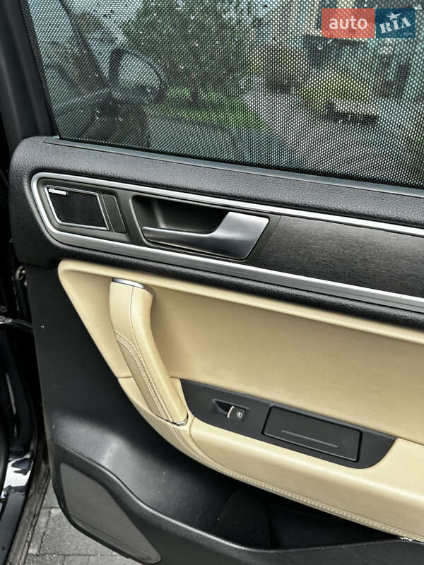 Позашляховик / Кросовер Volkswagen Touareg 2014 в Хмельницькому