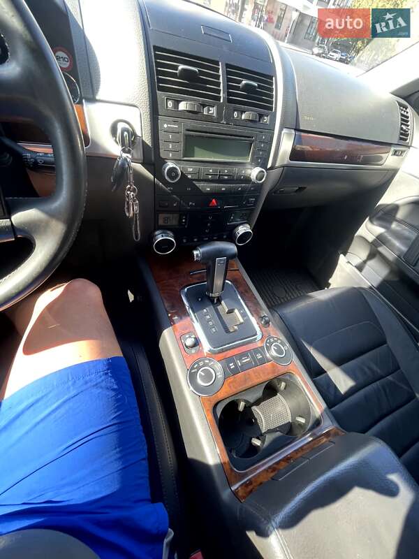 Внедорожник / Кроссовер Volkswagen Touareg 2008 в Кременчуге