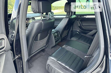 Внедорожник / Кроссовер Volkswagen Touareg 2012 в 