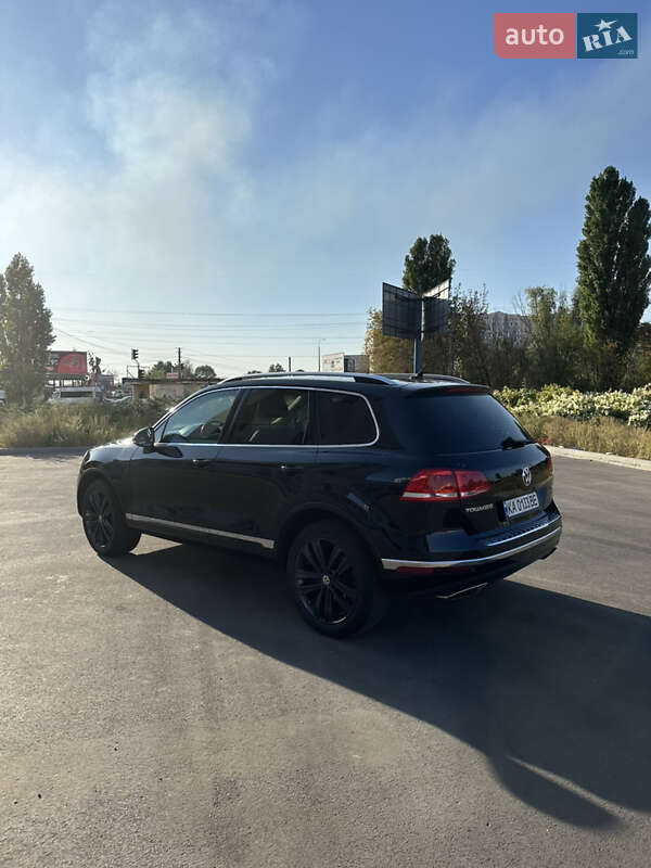 Внедорожник / Кроссовер Volkswagen Touareg 2017 в Киеве