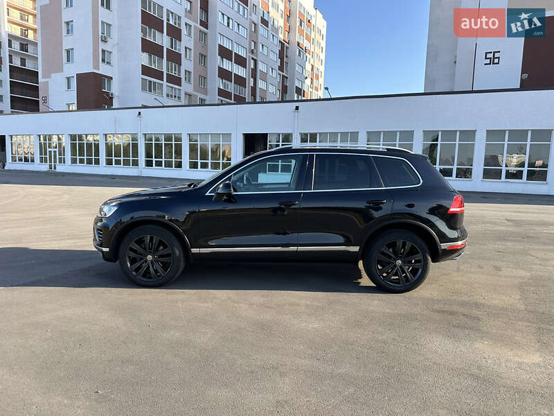 Внедорожник / Кроссовер Volkswagen Touareg 2017 в Киеве