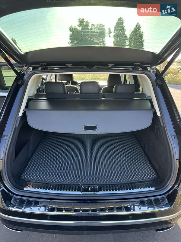 Внедорожник / Кроссовер Volkswagen Touareg 2017 в Киеве