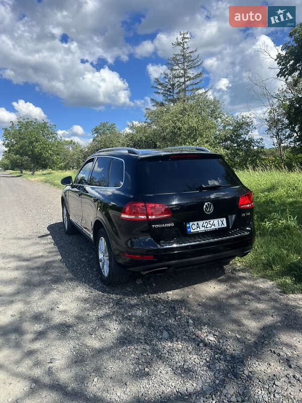Внедорожник / Кроссовер Volkswagen Touareg 2013 в Умани
