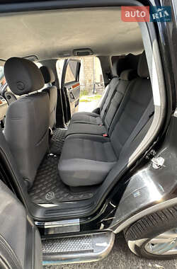Внедорожник / Кроссовер Volkswagen Touareg 2006 в 