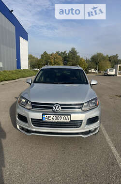 Позашляховик / Кросовер Volkswagen Touareg 2013 в Дніпрі