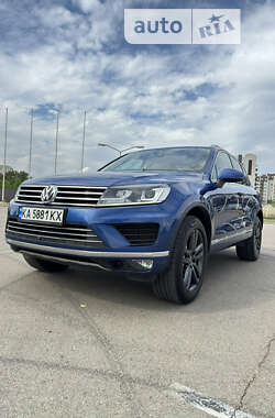 Позашляховик / Кросовер Volkswagen Touareg 2014 в Києві