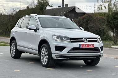 Внедорожник / Кроссовер Volkswagen Touareg 2015 в Луцке