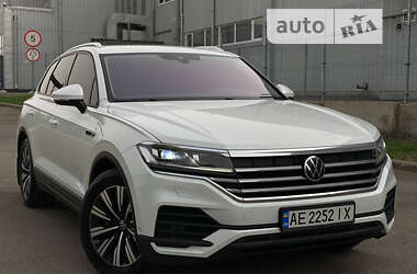 Позашляховик / Кросовер Volkswagen Touareg 2021 в Дніпрі