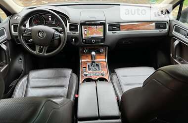 Позашляховик / Кросовер Volkswagen Touareg 2011 в Стрию