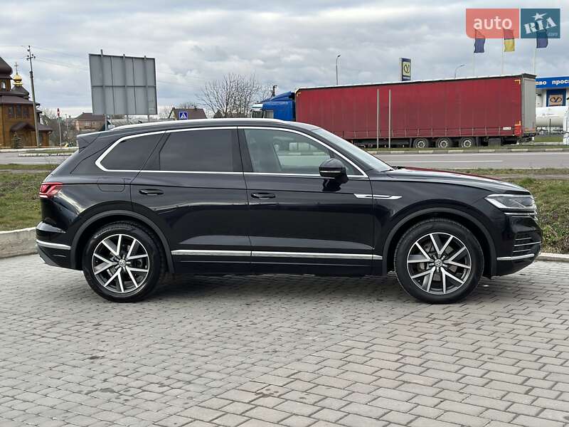 Внедорожник / Кроссовер Volkswagen Touareg 2018 в Луцке