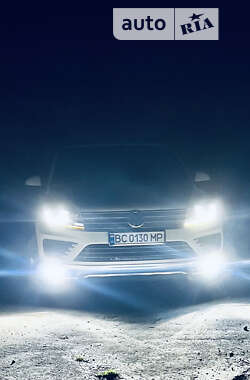 Внедорожник / Кроссовер Volkswagen Touareg 2015 в 
