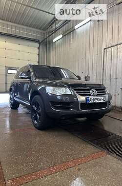 Внедорожник / Кроссовер Volkswagen Touareg 2008 в Днепре