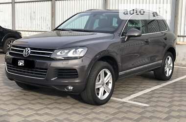 Внедорожник / Кроссовер Volkswagen Touareg 2011 в Киеве