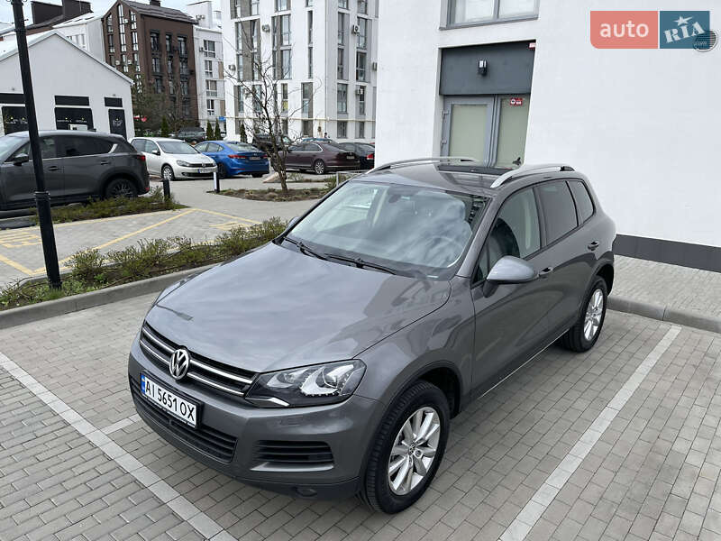 Внедорожник / Кроссовер Volkswagen Touareg 2012 в Белогородке