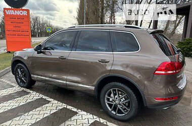 Позашляховик / Кросовер Volkswagen Touareg 2012 в Києві