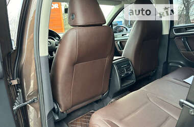 Позашляховик / Кросовер Volkswagen Touareg 2012 в Києві