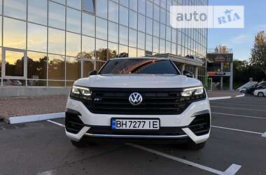 Внедорожник / Кроссовер Volkswagen Touareg 2018 в Одессе