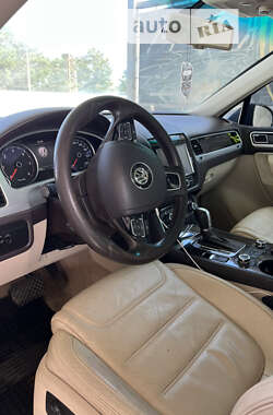 Позашляховик / Кросовер Volkswagen Touareg 2012 в Ірпені