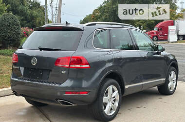 Позашляховик / Кросовер Volkswagen Touareg 2013 в 