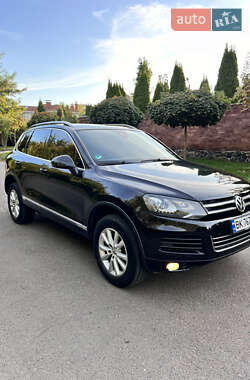 Внедорожник / Кроссовер Volkswagen Touareg 2012 в Ровно