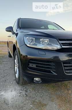 Внедорожник / Кроссовер Volkswagen Touareg 2012 в Березане