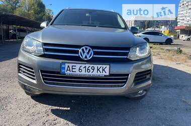 Внедорожник / Кроссовер Volkswagen Touareg 2014 в Днепре